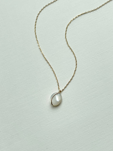 Lisa Slodki - Oval Necklace - Gold Fill + Mother Of Pearl