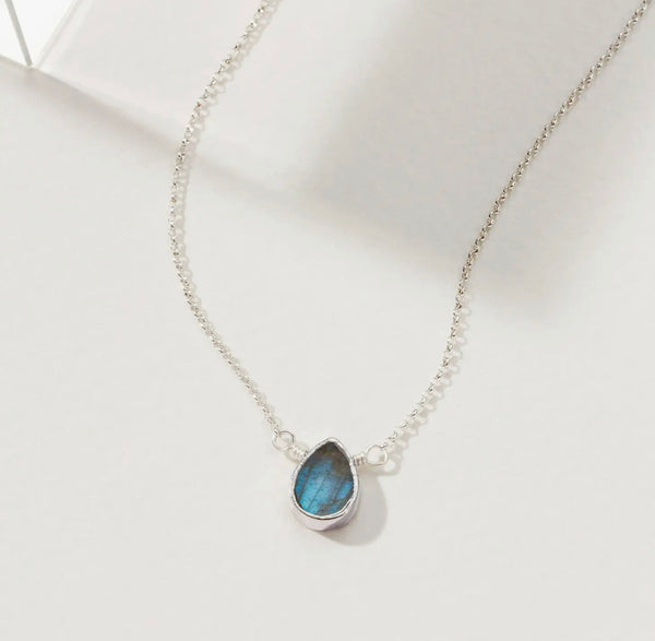 Luna Norte - Delicate Gemstone Necklace - Silver + Labradorite